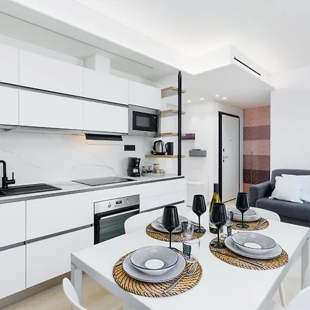 Elysium Iii דירה *